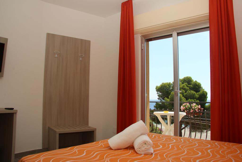 Chrismare Hotel Mazzeo Eksteriør bilde