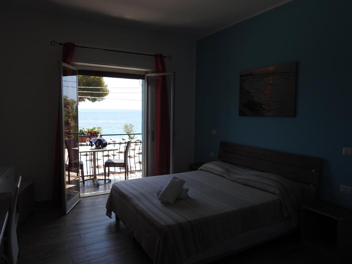 Chrismare Hotel Mazzeo Eksteriør bilde